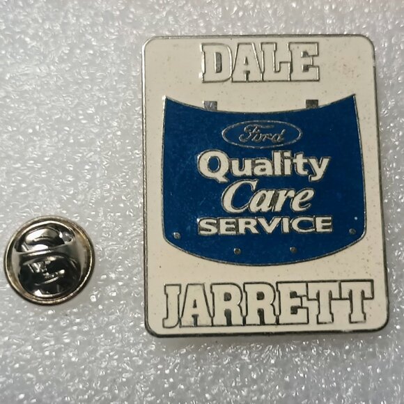 Official NASCAR Buckles of America Dale Jarrett Square Ford Hood Enamel Pin - Picture 1 of 4